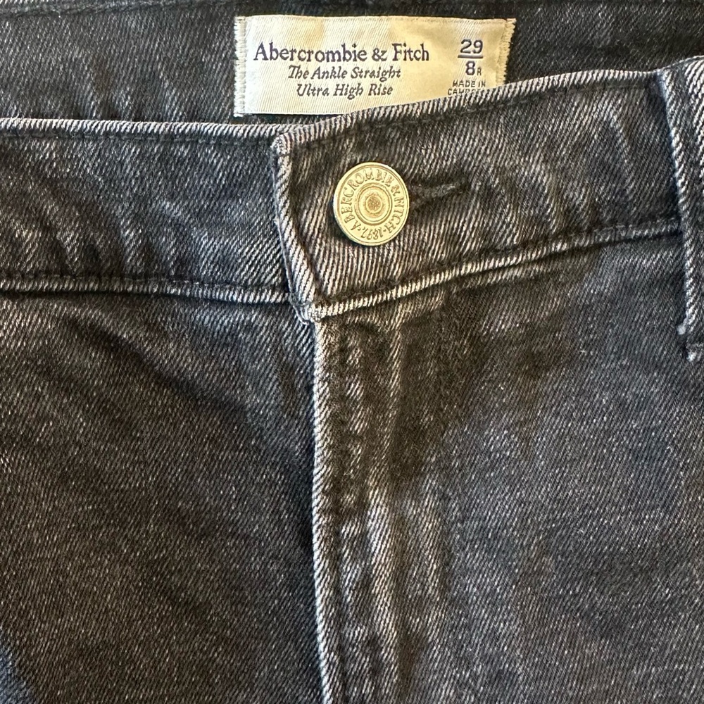 Abercrombie & Fitch Black Ankle Straight Ultra High Rise 29/8R